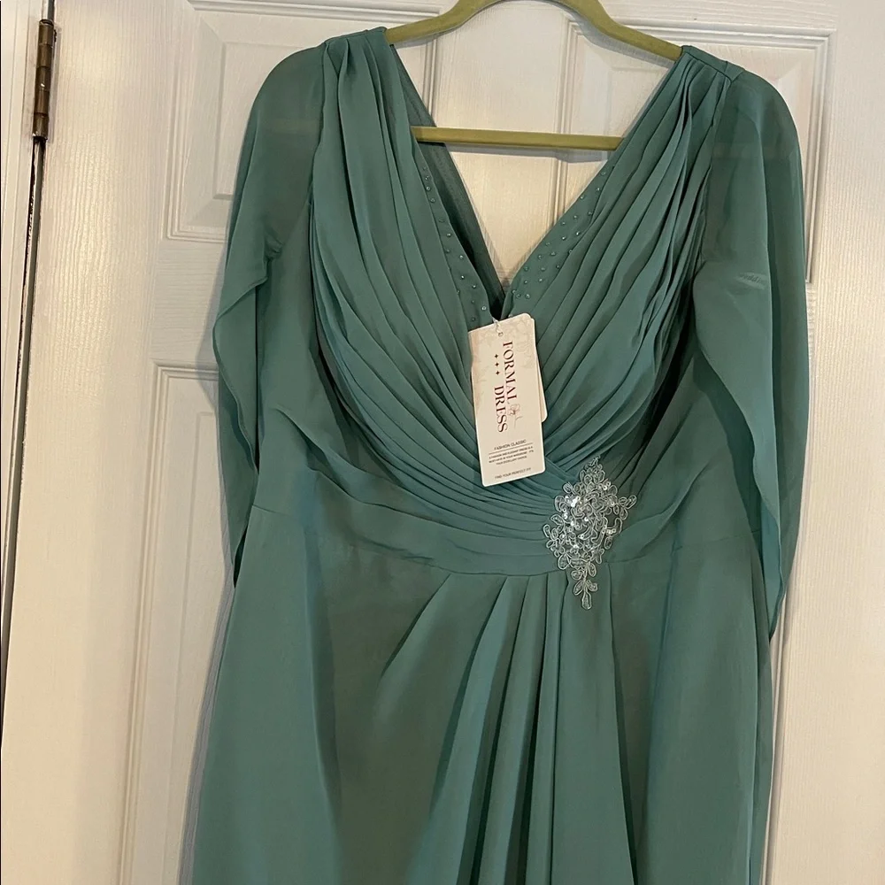 Formal Long Gown - Picture 5 of 15